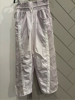 Lululemon athletic pants cropped
